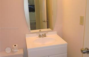 1-bedroom apartments in condo 83 m² in South Ocean Drive for $350,000