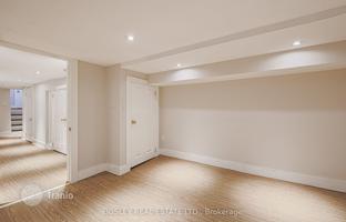 8-bedroom townhouse in Old Toronto for C$1,616,000