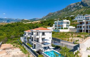 5-bedroom villa 318 m² in Reževići for 1,210,000 €