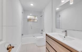 3-bedroom house 236 m² in Miami for $1,099,000