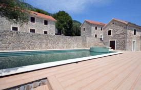 Beautiful villas surrounded by greenery and olive trees located in a peaceful village of Kuti, Herceg Novi for 1,000,000 €