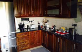 7-bedroom townhouse in Acharavi for 750,000 €