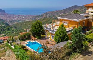 4-bedroom villa 300 m² in Alanya. Price on request