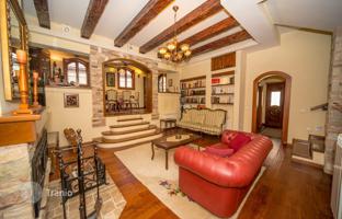 4-bedroom house 169 m² in Cetinje (city) for 600,000 €