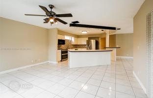 3-bedroom house 191 m² in Coconut Creek for $585,000