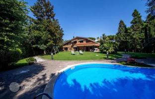 Stylish three-level villa with a pool and a guest house in Rome, Italy for 1,295,000 €