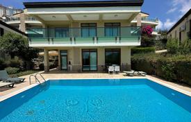 Duplex villa in popular complex for $437,000