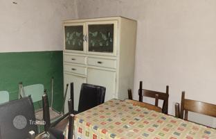 7-bedroom house 150 m² in Roč for 130,000 €