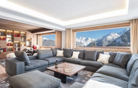 Chalet with a swimming pool, a garage and a parking, 150 from the ski slopes, Courchevel, Savoy, France for 11,000 € per week