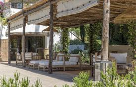 Villa – Mougins, Côte d'Azur (French Riviera), France. Price on request