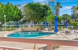 Condo – Pompano Beach, Florida, USA for $460,000