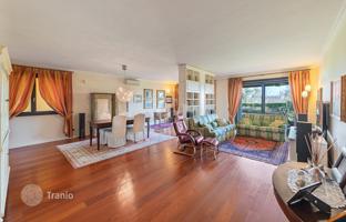 Part of a villa with a private garden, a garage and a shared pool in Desenzano del Garda, Italy for 770,000 €