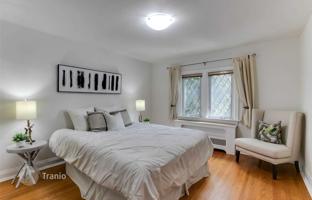 11-bedroom house in Etobicoke for C$2,567,000