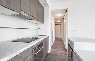 5-bedroom apartment in Queen Street West for C$941,000