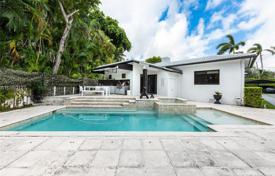 Fully renovated modern villa with a patio, a swimming pool, a parking and a terrace, Miami Beach, USA for 2,299,000 €