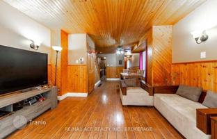 9-bedroom house in Scarborough for C$1,152,000