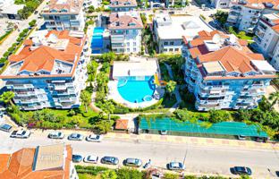 3-bedroom penthouse 220 m² in Alanya for 16,103,000 TRY