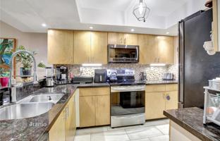 2-bedroom apartments in condo 118 m² in Florida for $375,000