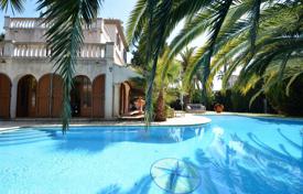 Beautiful sea view villa with a swimming pool and a guest house near the beach, Antibes, France for 10,000 € per week
