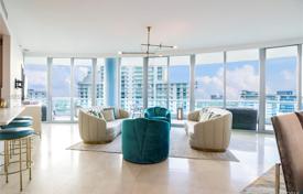 Furnished flat with city views in a residence on the first line of the beach, Miami Beach, Florida, USA for $1,599,000