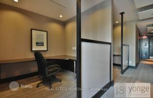 5-bedroom apartment in Yonge Street for C$787,000