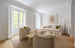Stylish three-bedroom apartment in Salamanca, Madrid, Spain for 2,200,000 €