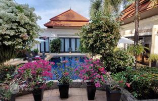 5-bedroom villa 430 m² in Bang Tao Beach for $1,580,000