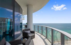 Furnished apartment with a balcony and a sea view in a residential complex with a swimming pool and a jacuzzi, Sunny Isles Beach, USA for 1,869,000 €
