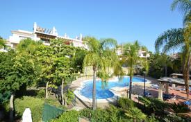 Comfortable townhouse with a terrace and a garden in a residence with a pool, near the golf course, Playa de Nagueles, Marbella, Spain for 499,000 €