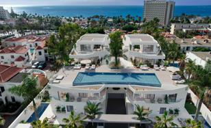 3-bedroom penthouse 137 m² in Playa de las Americas for 2,219,000 €