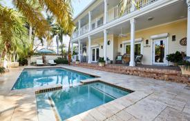 Spacious villa with a garden, a pool, terraces and a garage, Fort Lauderdale, USA for $2,725,000