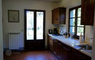 5-bedroom villa 250 m² in Trequanda for 800,000 €