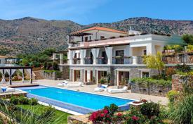 Sea view villa with a swimming pool and a jacuzzi in a residence with a private beach and a tennis court, Crete, Greece for 38,000 € per week
