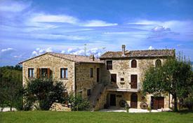 Restored farm house near Assisi, Perugia, Italy for 980,000 €