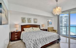 3-bedroom apartments in condo 152 m² in Collins Avenue for $1,250,000