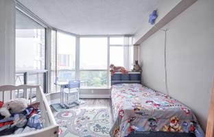 7-bedroom apartment in Etobicoke for C$821,000