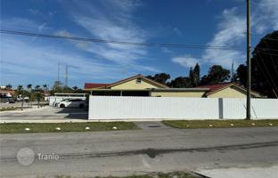 3-bedroom house 219 m² in Hialeah for $699,000