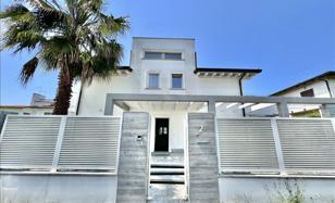 Quality villa with a garden close to the sea, Forte dei Marmi, Italy for 850,000 €