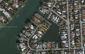 Townhome – Surfside, Florida, USA for $5,500,000