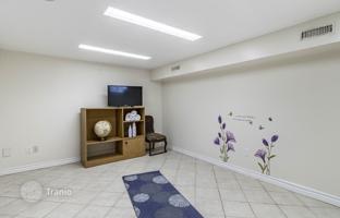 9-bedroom townhouse in York for C$1,161,000