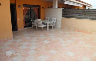 Nice townhouse with two parking spaces in the middle of a residence with a pool and gardens, amidst greenery, near the beach, Lloret-de-Mar for 618,000 €