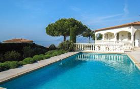 Stunning views of the sea and Cannes. Price on request
