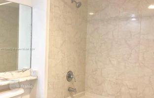 1-bedroom apartments in condo 70 m² in Aventura for $370,000