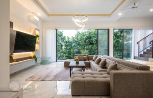 6-bedroom villa 880 m² in Ungasan for $805,000