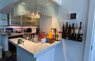 2-bedroom apartments in condo 123 m² in Miami for $585,000