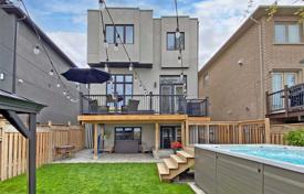 Townhome – East York, Toronto, Ontario,  Canada for C$2,282,000