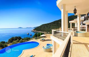 5-bedroom villa 400 m² in Kalkan for 342,988,000 TRY