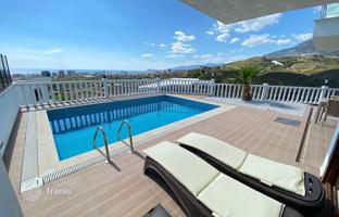 3-bedroom villa 190 m² in Kargicak for 19,990,000 TRY