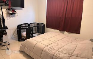 2-bedroom apartments in condo 80 m² in Hialeah for $270,000