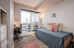 2-bedroom apartment in Etobicoke for C$1,043,000